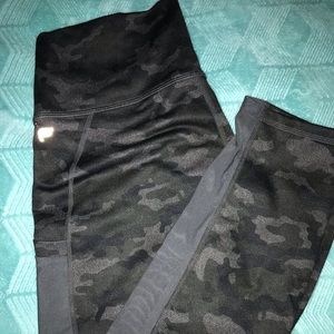 Fabletics never worn Mila Capri leggings